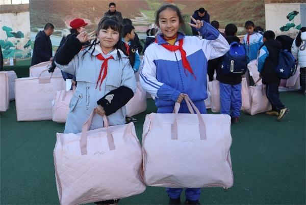 上海汇添富混合基金，全球视野下的投资策略与市场动态 上海汇添富混合基金