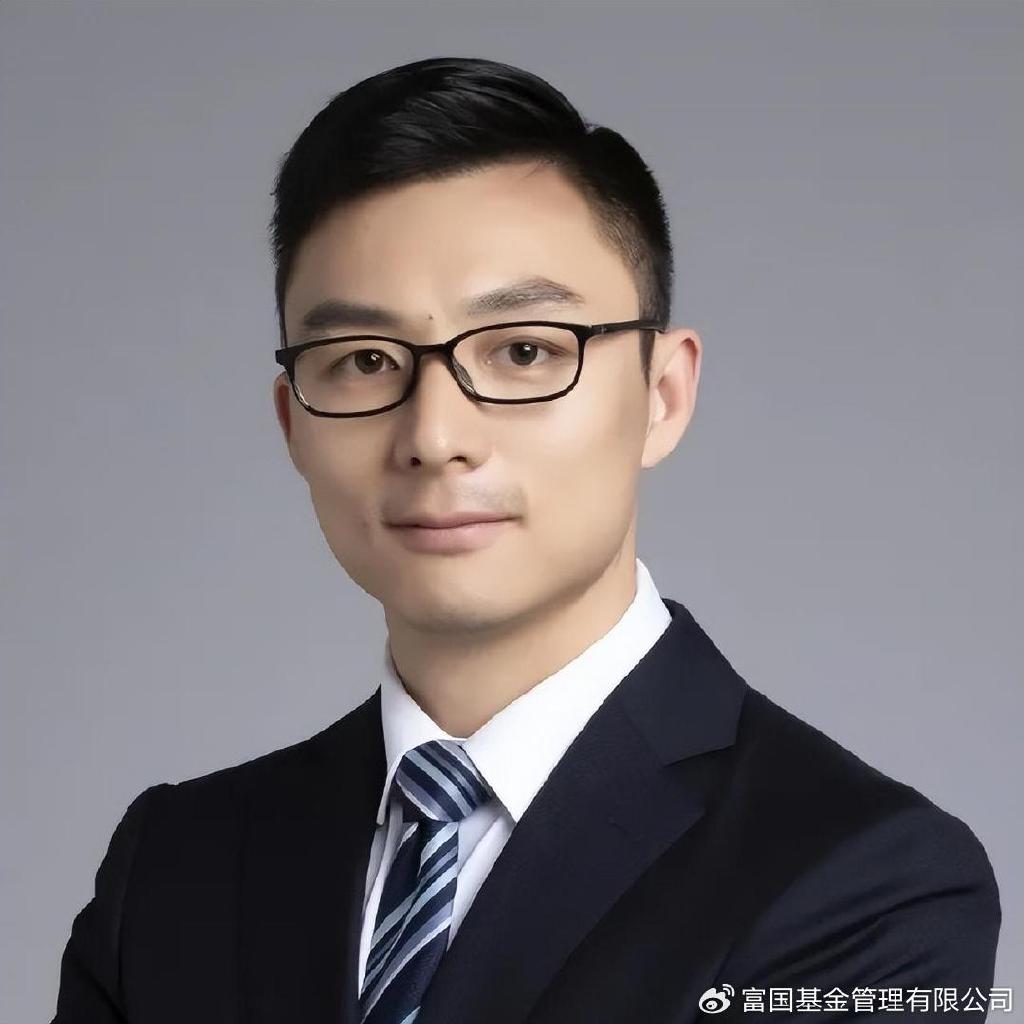 基金经理何崇，投资领域的领航者 基金经理何崇