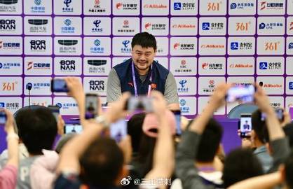 篮球综艺中的意外，手受伤的篮球运动员与他们的故事 篮球综艺手受伤图片